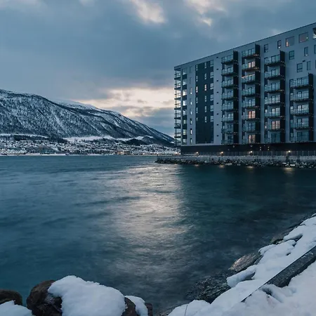 Aurora One - Oceanfront Leilighet *